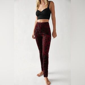 Intimately Free People (NWT) Magic hour burnout velvet red black mesh leggings 💜